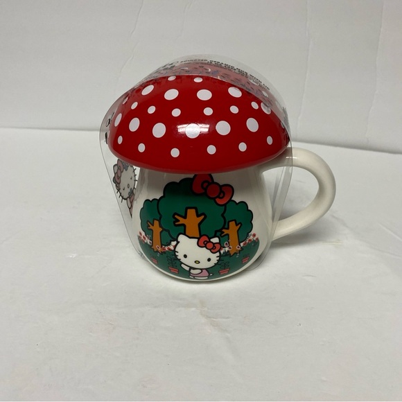 Hello Kitty Sanrio Sculpted Ceramic Mushroom Mug 16oz with Lid - Picture 1 of 4